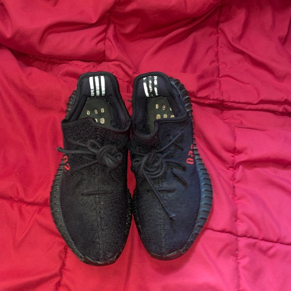 Black Athletic Sneakers (Yzy) - Picture 3 of 3